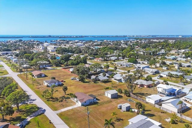 2066 MASSACHUSETTS AVENUE, Englewood, FL 34224