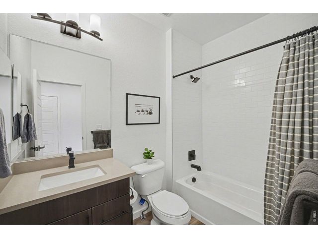 6393 Moore Ct, Arvada, CO 80004
