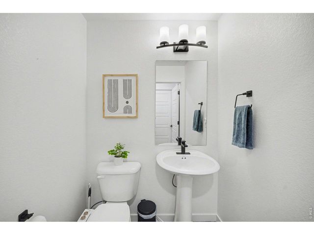 6393 Moore Ct, Arvada, CO 80004