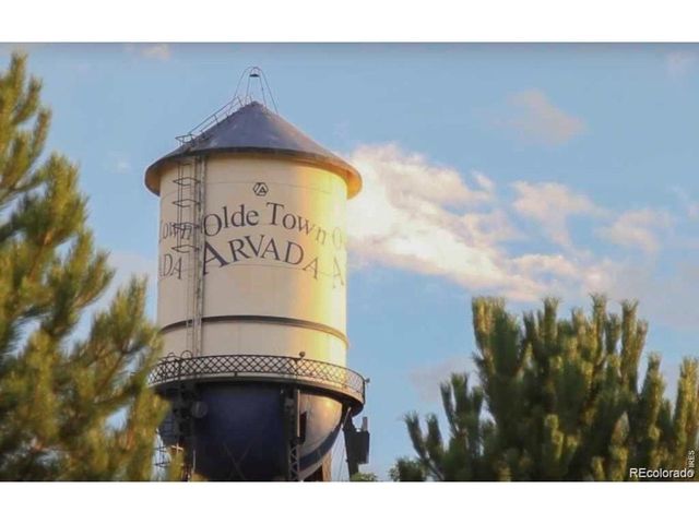 6393 Moore Ct, Arvada, CO 80004