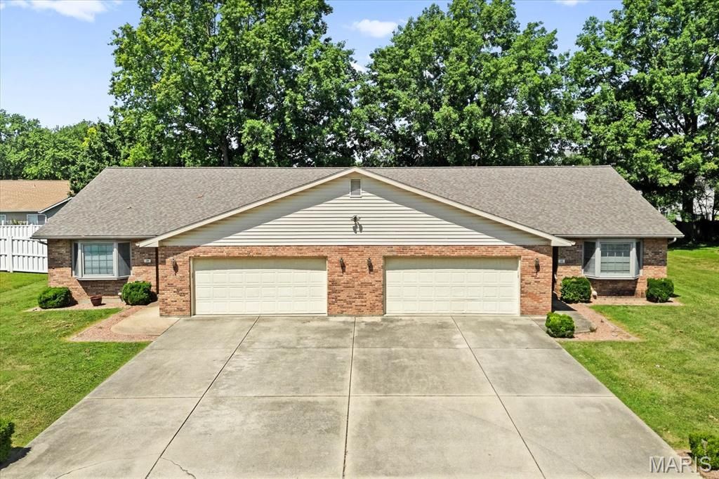 29 Cedar Street, Millstadt, IL 62260