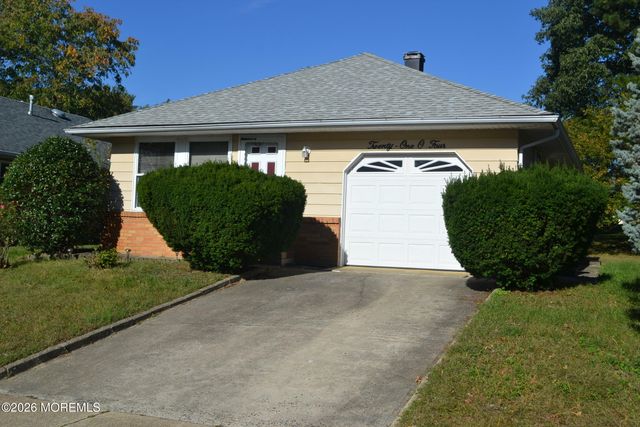 2104 Mount Hope Lane, Toms River, NJ 08753