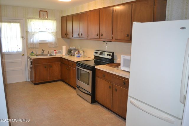 2104 Mount Hope Lane, Toms River, NJ 08753
