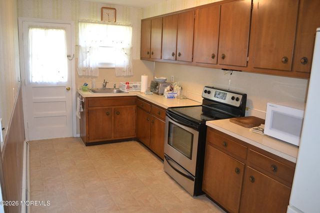 2104 Mount Hope Lane, Toms River, NJ 08753