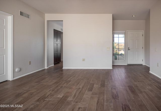 14032 N Green Tree Drive, Oro Valley, AZ 85755