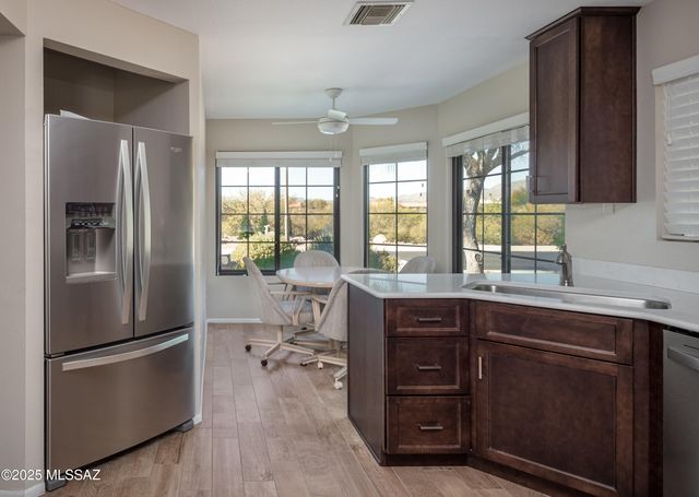 14032 N Green Tree Drive, Oro Valley, AZ 85755