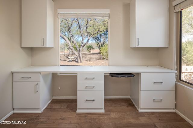 14032 N Green Tree Drive, Oro Valley, AZ 85755