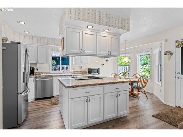 19341 INISHBRIDE Ct, Oregon City, OR 97045