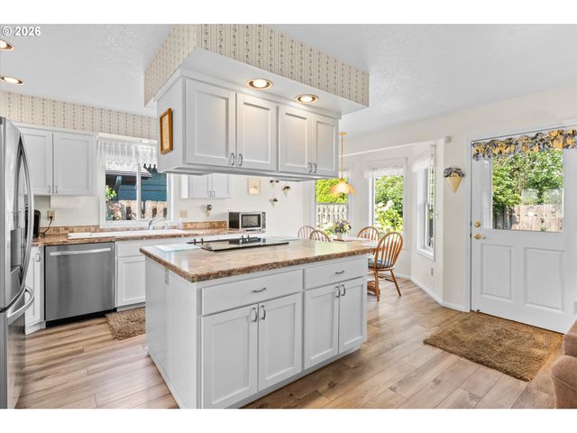 19341 INISHBRIDE Ct, Oregon City, OR 97045
