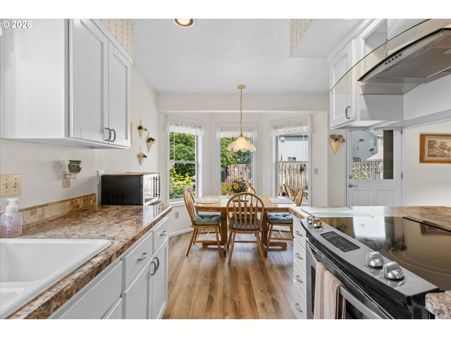 19341 INISHBRIDE Ct, Oregon City, OR 97045