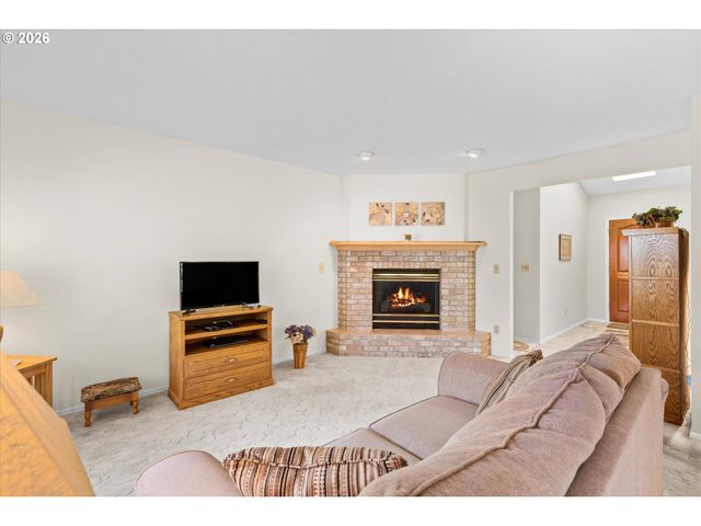 19341 INISHBRIDE Ct, Oregon City, OR 97045