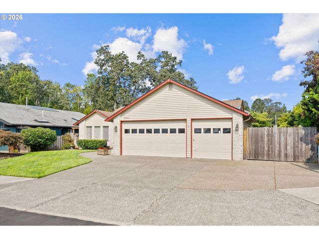19341 INISHBRIDE Ct, Oregon City, OR 97045