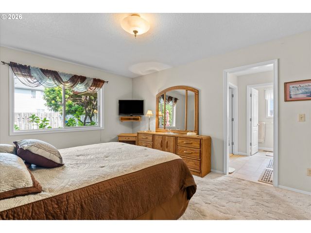 19341 INISHBRIDE Ct, Oregon City, OR 97045