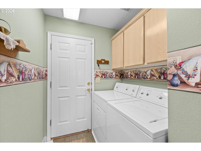 19341 INISHBRIDE Ct, Oregon City, OR 97045