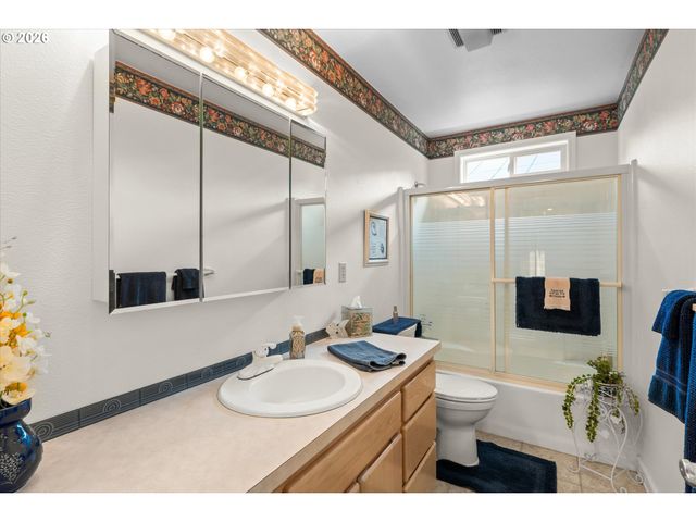 19341 INISHBRIDE Ct, Oregon City, OR 97045