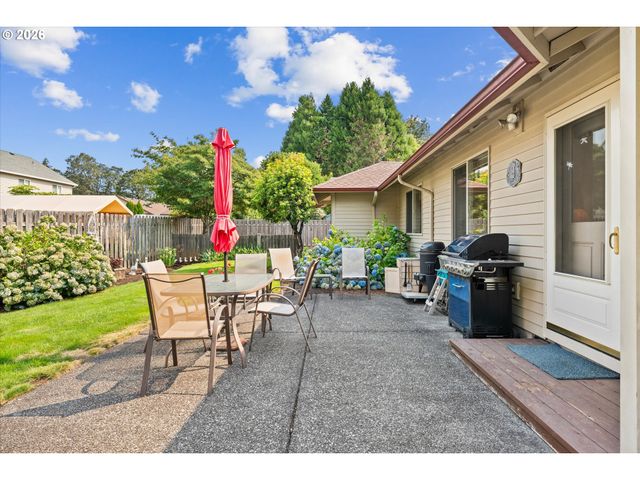 19341 INISHBRIDE Ct, Oregon City, OR 97045