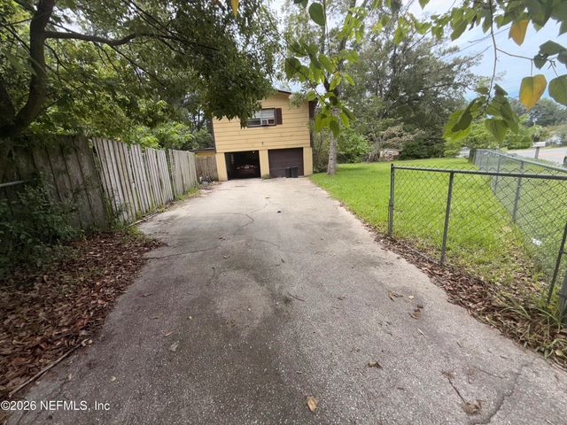 7952 DELAROCHE Drive, Jacksonville, FL 32210