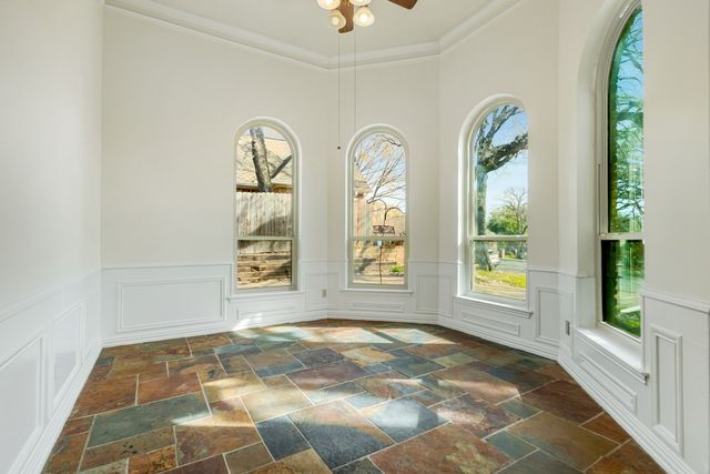 3917 Laurel Lane, Bedford, TX 76021