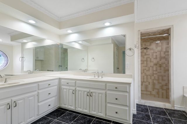 3917 Laurel Lane, Bedford, TX 76021