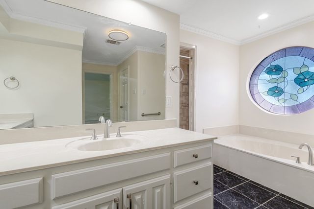 3917 Laurel Lane, Bedford, TX 76021