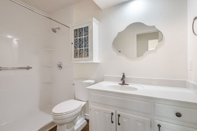 3917 Laurel Lane, Bedford, TX 76021