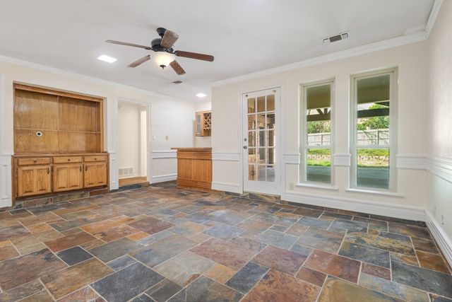 3917 Laurel Lane, Bedford, TX 76021