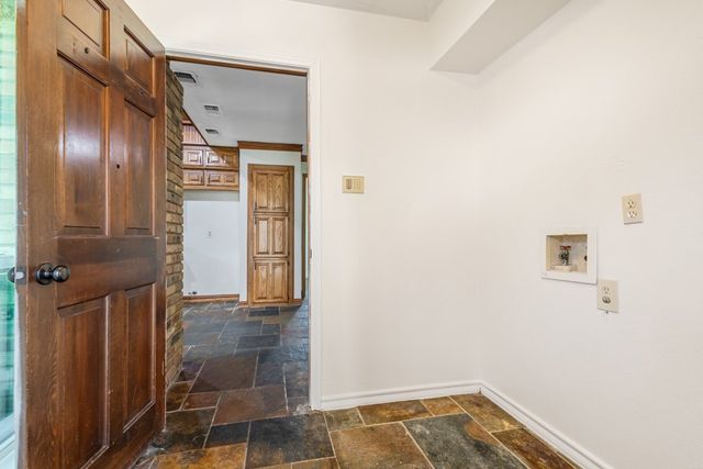 3917 Laurel Lane, Bedford, TX 76021