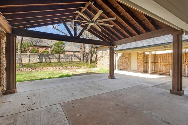 3917 Laurel Lane, Bedford, TX 76021