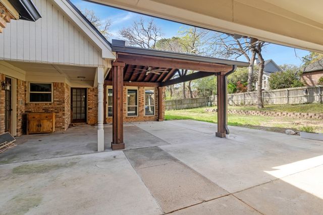 3917 Laurel Lane, Bedford, TX 76021