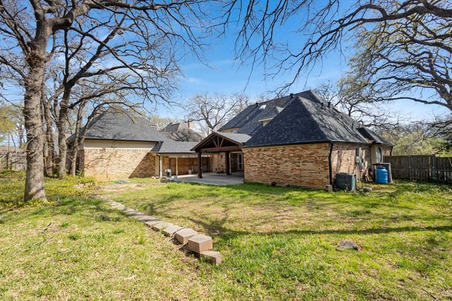 3917 Laurel Lane, Bedford, TX 76021