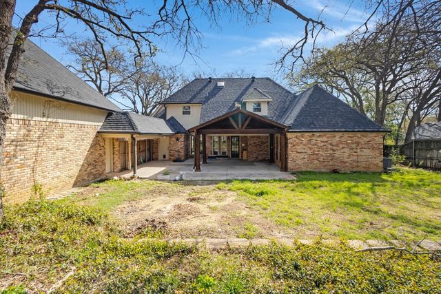 3917 Laurel Lane, Bedford, TX 76021