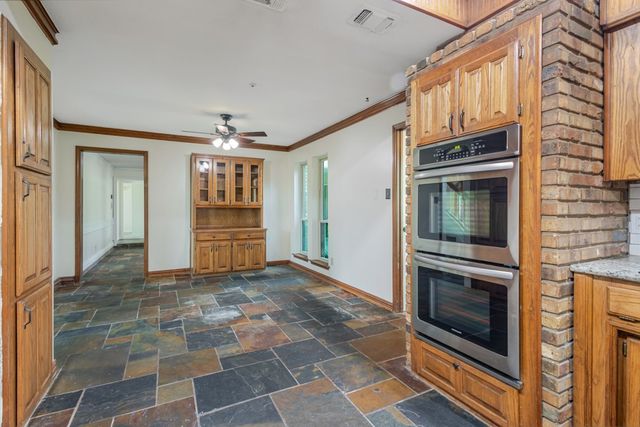 3917 Laurel Lane, Bedford, TX 76021