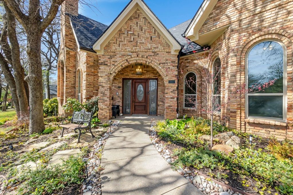 3917 Laurel Lane, Bedford, TX 76021