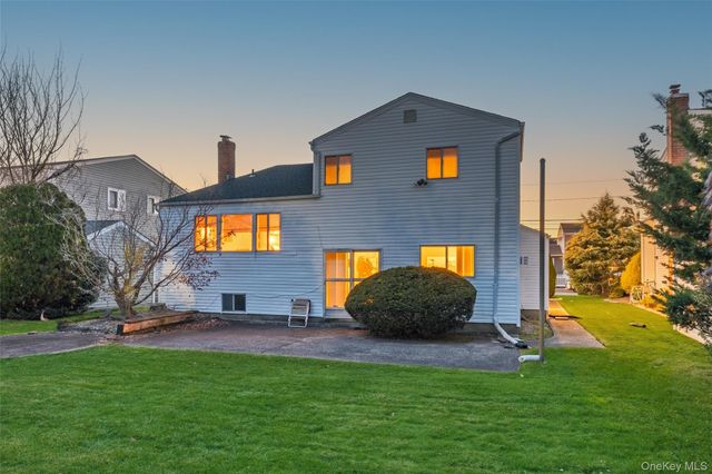 2929 Mandalay Beach Road, Wantagh, NY 11793