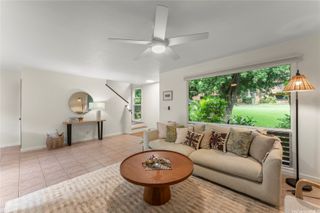 370 Haleloa Place F, Honolulu, HI 96821