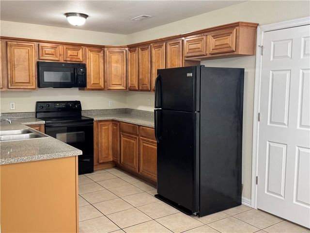 1703 Valor, Siloam Springs, AR 72761