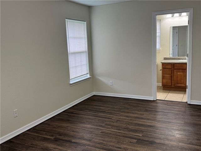 1703 Valor, Siloam Springs, AR 72761
