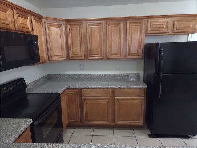 1703 Valor, Siloam Springs, AR 72761