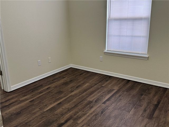 1703 Valor, Siloam Springs, AR 72761