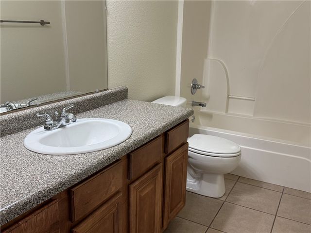 1703 Valor, Siloam Springs, AR 72761