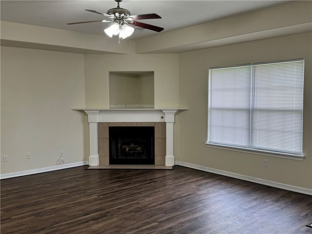 1703 Valor, Siloam Springs, AR 72761
