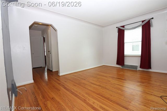 4011 Mildred Street, Wayne, MI 48184