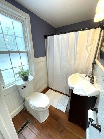14 Nelson St, Hopedale, MA 01747