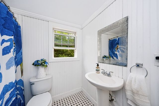 14 Nelson St, Hopedale, MA 01747