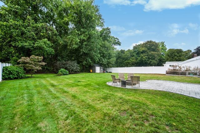 14 Nelson St, Hopedale, MA 01747