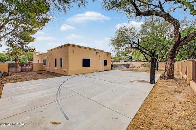 2010 N Forty Niner Drive, Tucson, AZ 85749