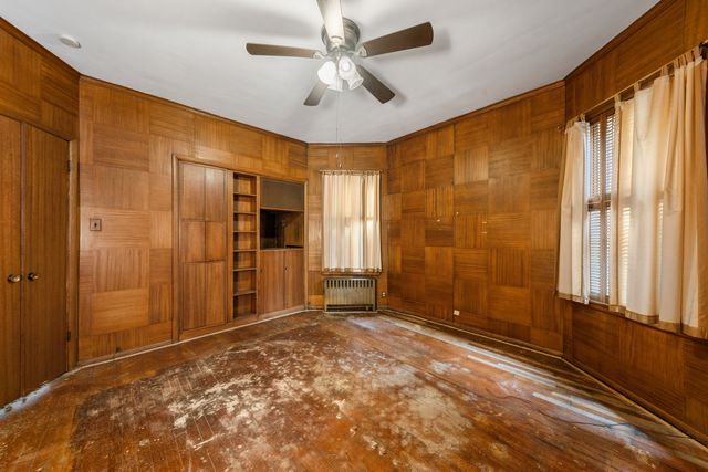 7718 S Kingston Avenue, Chicago, IL 60649