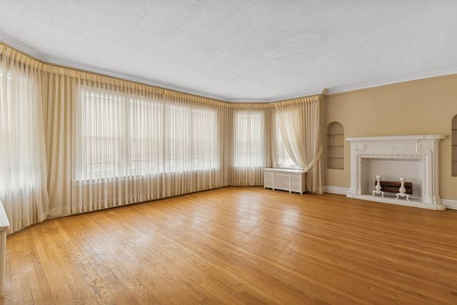 7718 S Kingston Avenue, Chicago, IL 60649