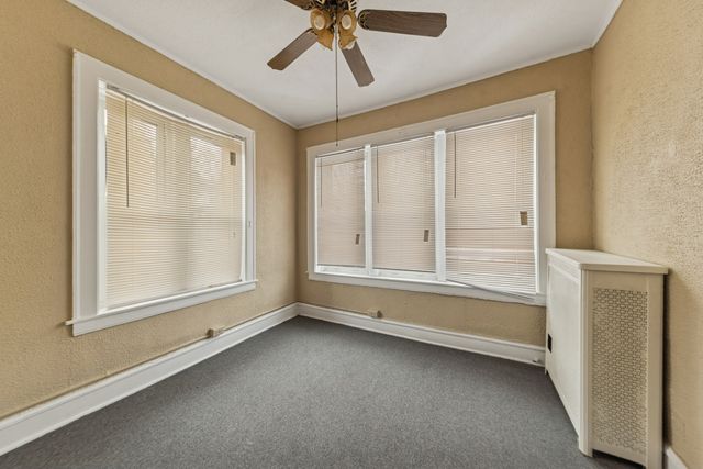 7718 S Kingston Avenue, Chicago, IL 60649