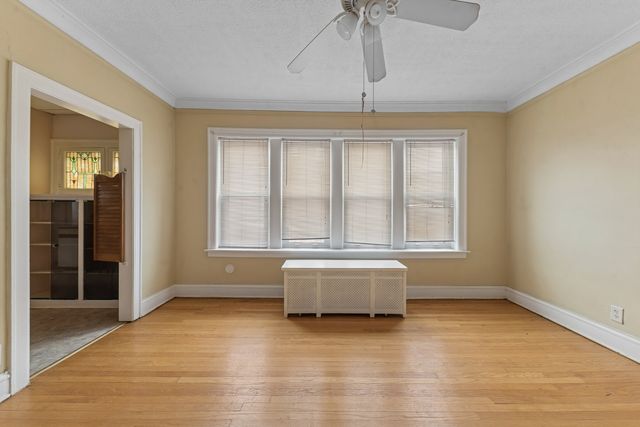 7718 S Kingston Avenue, Chicago, IL 60649